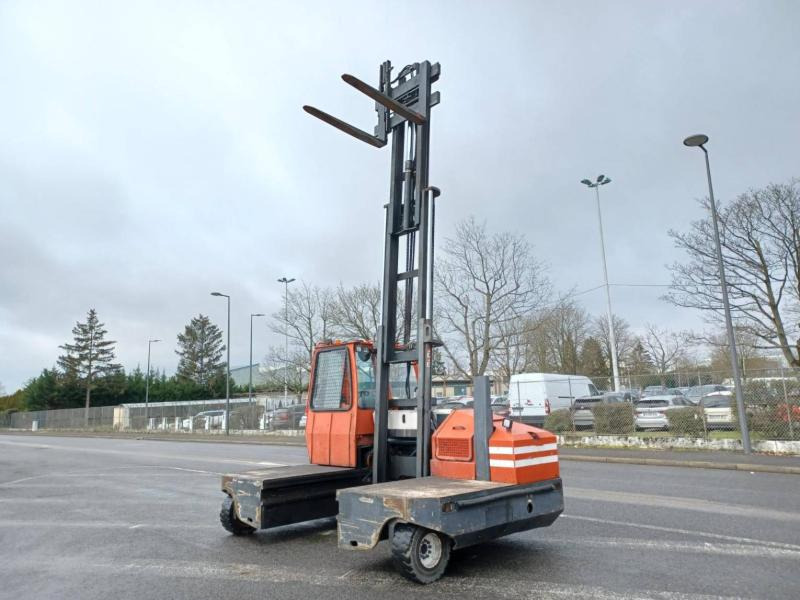 Amlift AMLAT COMBI 50/14/55 - Šakinis krautuvas su privažiavimu iš keturių pusių: foto 3 Amlift AMLAT COMBI 50/14/55 - Šakinis krautuvas su privažiavimu iš keturių pusių: foto 3