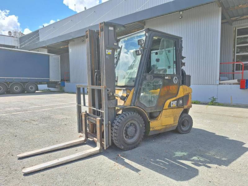 Caterpillar DP25NT - Dyzelinis krautuvas: foto 1 Caterpillar DP25NT - Dyzelinis krautuvas: foto 1
