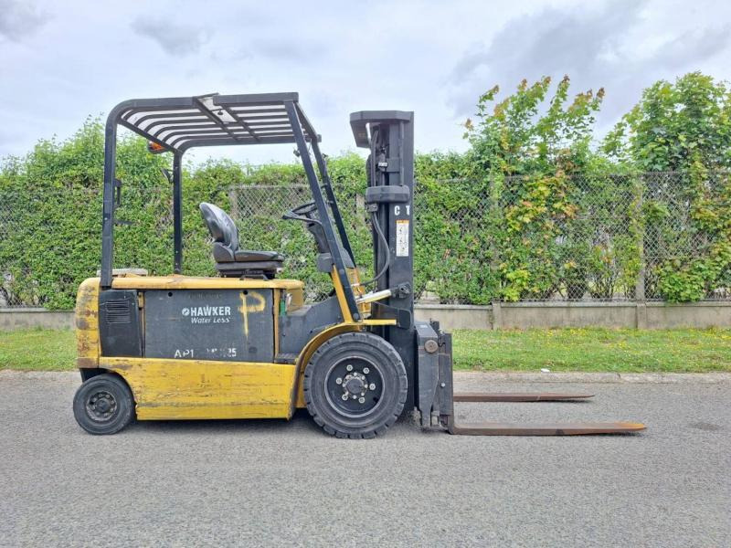Caterpillar EP30K - Elektrinis krautuvas: foto 4 Caterpillar EP30K - Elektrinis krautuvas: foto 4