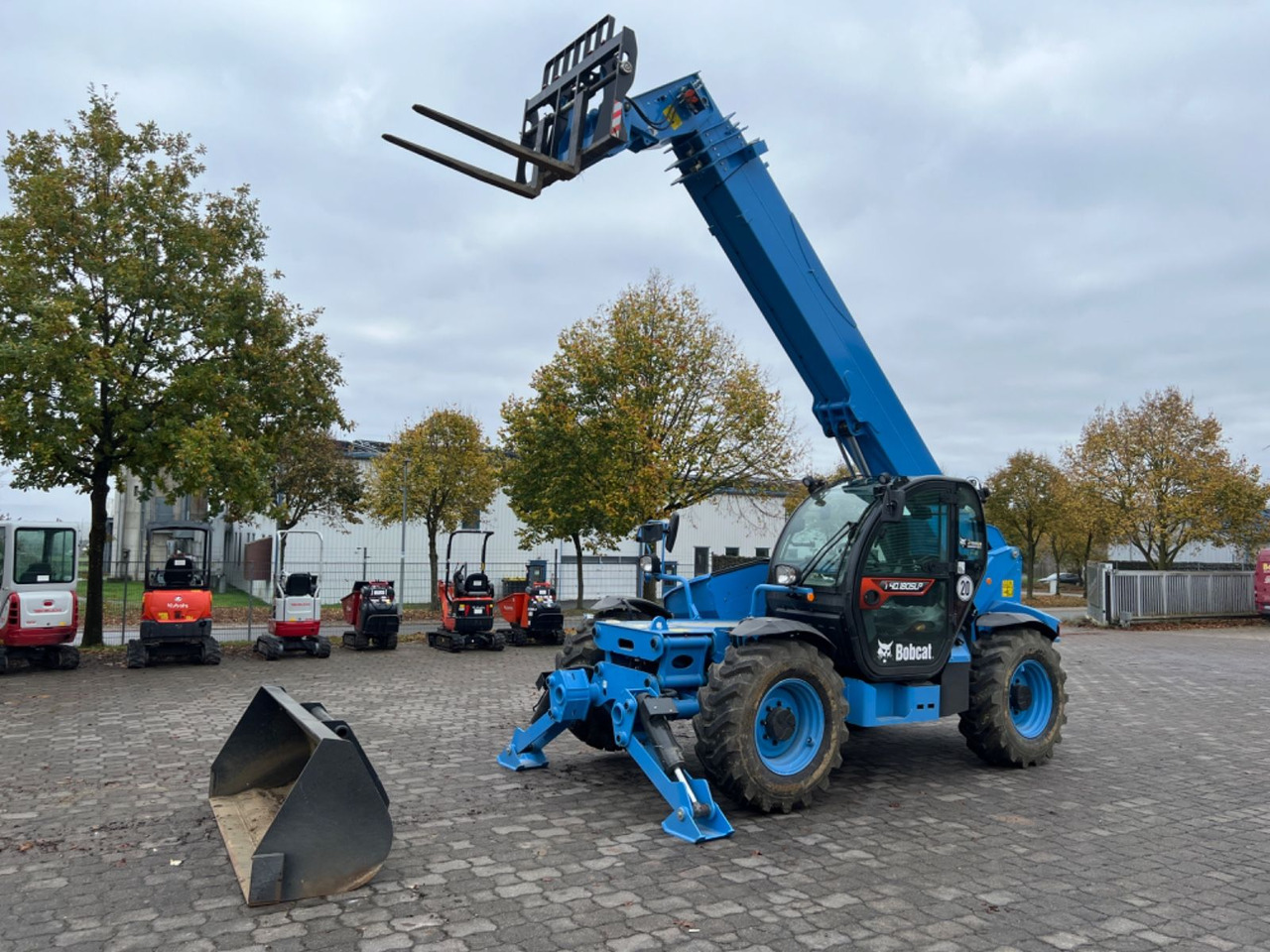 Bobcat T 40.180 SLPRC, Bj 21/22, 50 BH, Schaufel Gabel - Ratinis krautuvas: foto 1 Bobcat T 40.180 SLPRC, Bj 21/22, 50 BH, Schaufel Gabel - Ratinis krautuvas: foto 1