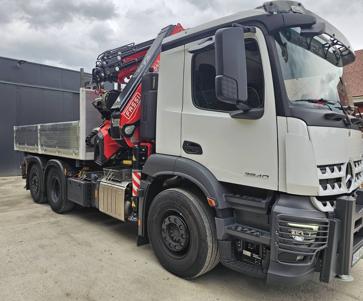 MERCEDES-BENZ Hiab Palfinger Fassi F545-6 JIB-6 - Savivartis sunkvežimis: foto 1 MERCEDES-BENZ Hiab Palfinger Fassi F545-6 JIB-6 - Savivartis sunkvežimis: foto 1