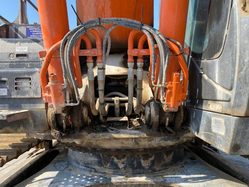 Hitachi ZX350LC-6 - Vikšrinis ekskavatorius: foto 5 Hitachi ZX350LC-6 - Vikšrinis ekskavatorius: foto 5