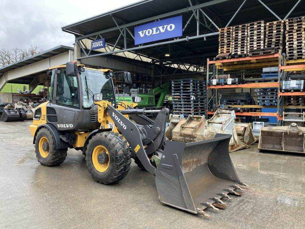 Volvo JL25H Electric - Mini krautuvas: foto 1 Volvo JL25H Electric - Mini krautuvas: foto 1