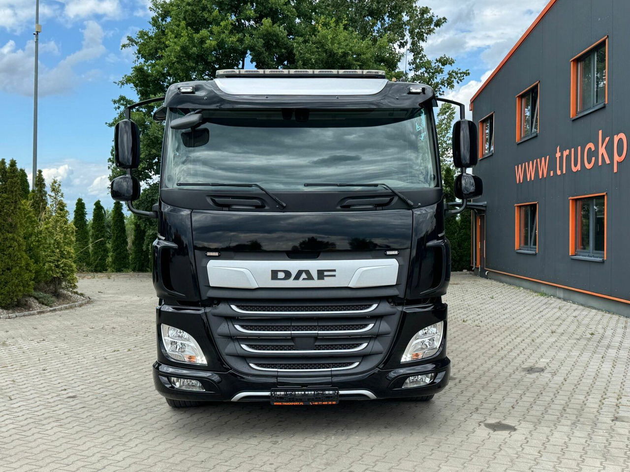 DAF CF 450 FAN 6x2 Pritsche mit Kran HIAB 188 E-6 - Sunkvežimis su kranu: foto 4 DAF CF 450 FAN 6x2 Pritsche mit Kran HIAB 188 E-6 - Sunkvežimis su kranu: foto 4