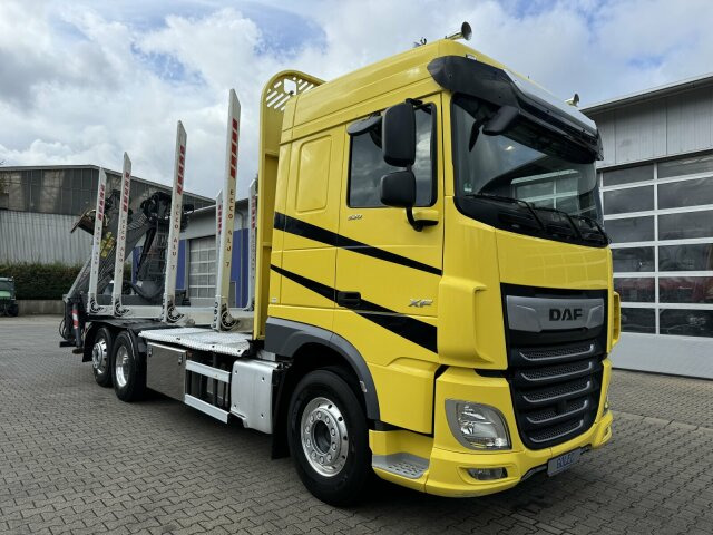 DAF XF 530 6x2 Holztransport Kran PENZ 15Z9.50 *Anh. - Miškovežis, Sunkvežimis su kranu: foto 1 DAF XF 530 6x2 Holztransport Kran PENZ 15Z9.50 *Anh. - Miškovežis, Sunkvežimis su kranu: foto 1