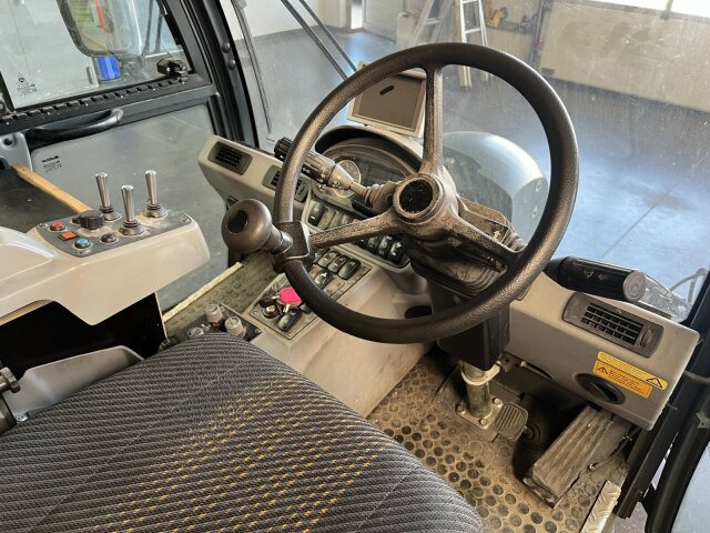 Hako Citymaster CM 2200 Kehrmaschine 2 m³ - Gatvių šlavimo mašina: foto 4 Hako Citymaster CM 2200 Kehrmaschine 2 m³ - Gatvių šlavimo mašina: foto 4