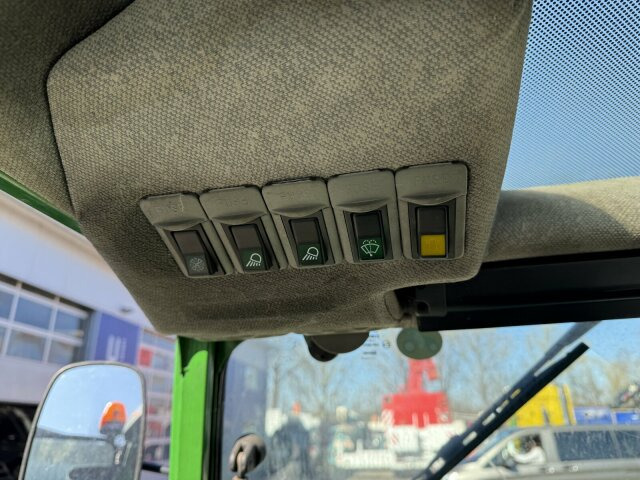 John Deere 3520 Kommunaltrak. Frontkraftheber Kuppeldreieck - Komunalinis traktorius: foto 4 John Deere 3520 Kommunaltrak. Frontkraftheber Kuppeldreieck - Komunalinis traktorius: foto 4