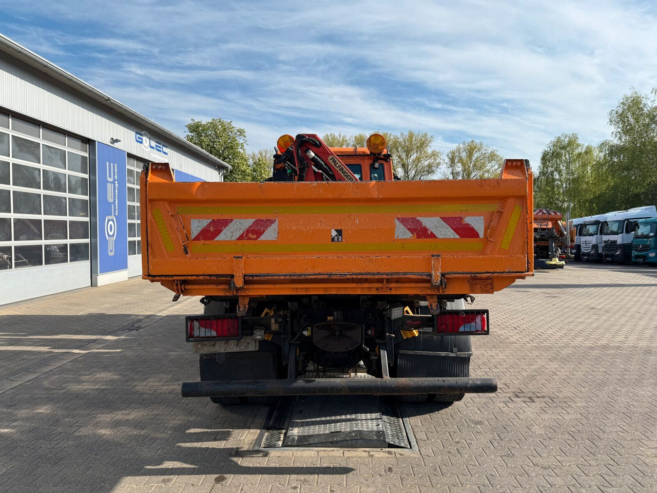 MAN TGA 18.360 4x4 Dreiseiten-Kipper Kran PALFINGER - Sunkvežimis su kranu: foto 4 MAN TGA 18.360 4x4 Dreiseiten-Kipper Kran PALFINGER - Sunkvežimis su kranu: foto 4