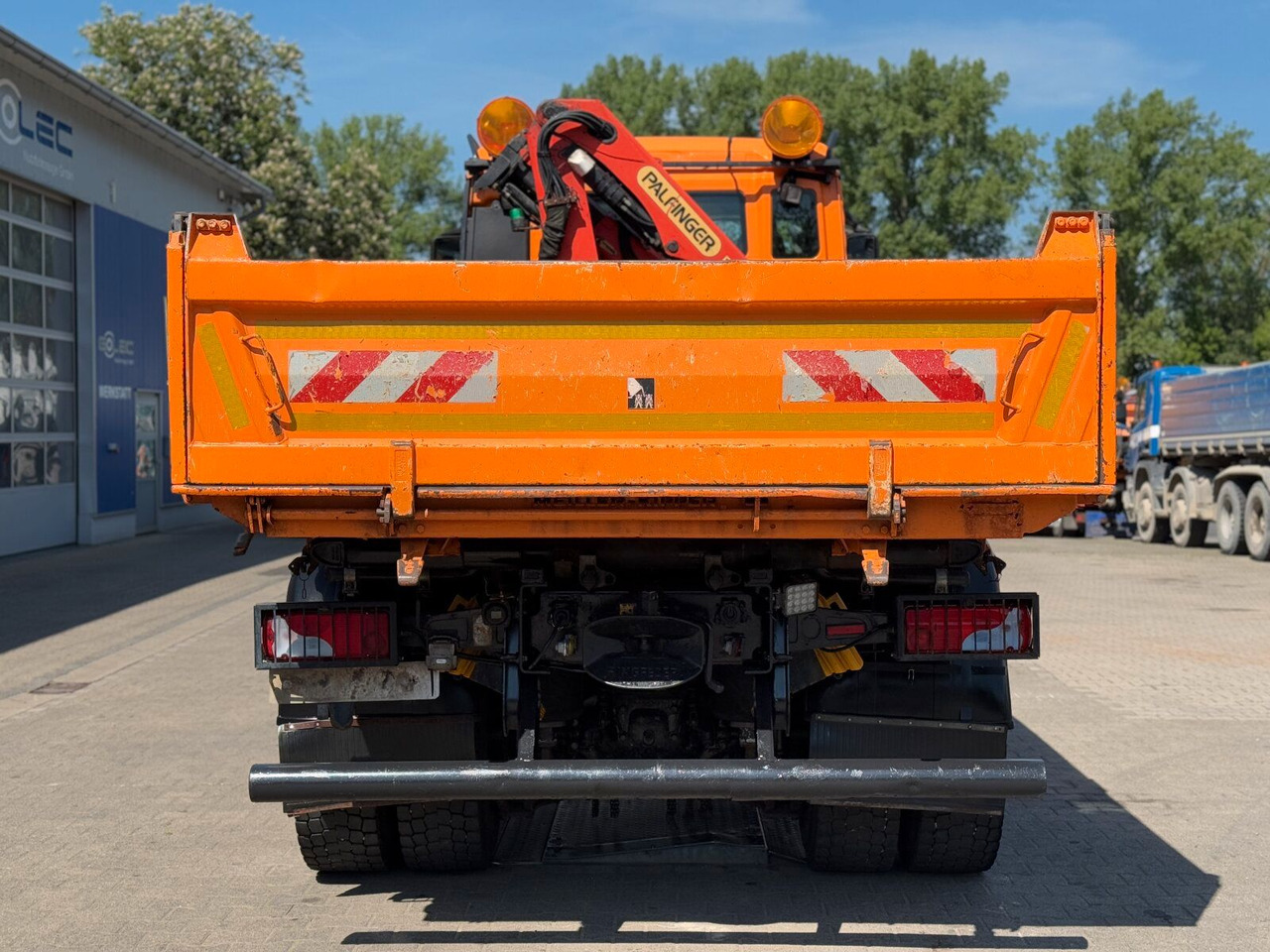 MAN TGA 18.360 4x4 Kipper Kran PALFINGER Winterd. - Savivartis sunkvežimis, Sunkvežimis su kranu: foto 4 MAN TGA 18.360 4x4 Kipper Kran PALFINGER Winterd. - Savivartis sunkvežimis, Sunkvežimis su kranu: foto 4