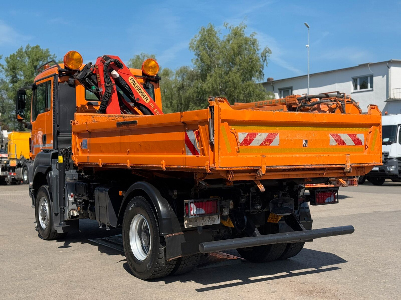 MAN TGA 18.360 4x4 Kipper Kran PALFINGER Winterd. - Savivartis sunkvežimis, Sunkvežimis su kranu: foto 5 MAN TGA 18.360 4x4 Kipper Kran PALFINGER Winterd. - Savivartis sunkvežimis, Sunkvežimis su kranu: foto 5