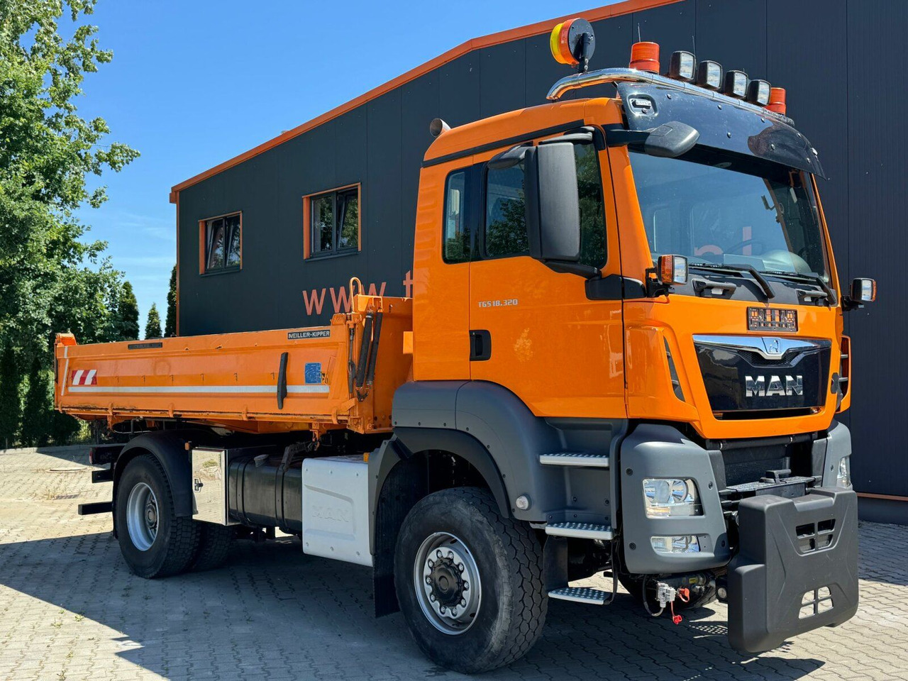 MAN TGS 18.320 4x4 BL Euro 6 Kipper + Winterdienst - Savivartis sunkvežimis: foto 1 MAN TGS 18.320 4x4 BL Euro 6 Kipper + Winterdienst - Savivartis sunkvežimis: foto 1