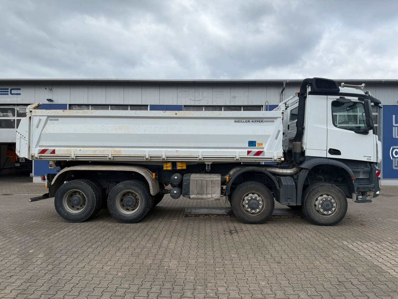 Mercedes-Benz 4145 8x8 Meiler Dreiseitenkipper Bordmatik - Savivartis sunkvežimis: foto 5 Mercedes-Benz 4145 8x8 Meiler Dreiseitenkipper Bordmatik - Savivartis sunkvežimis: foto 5