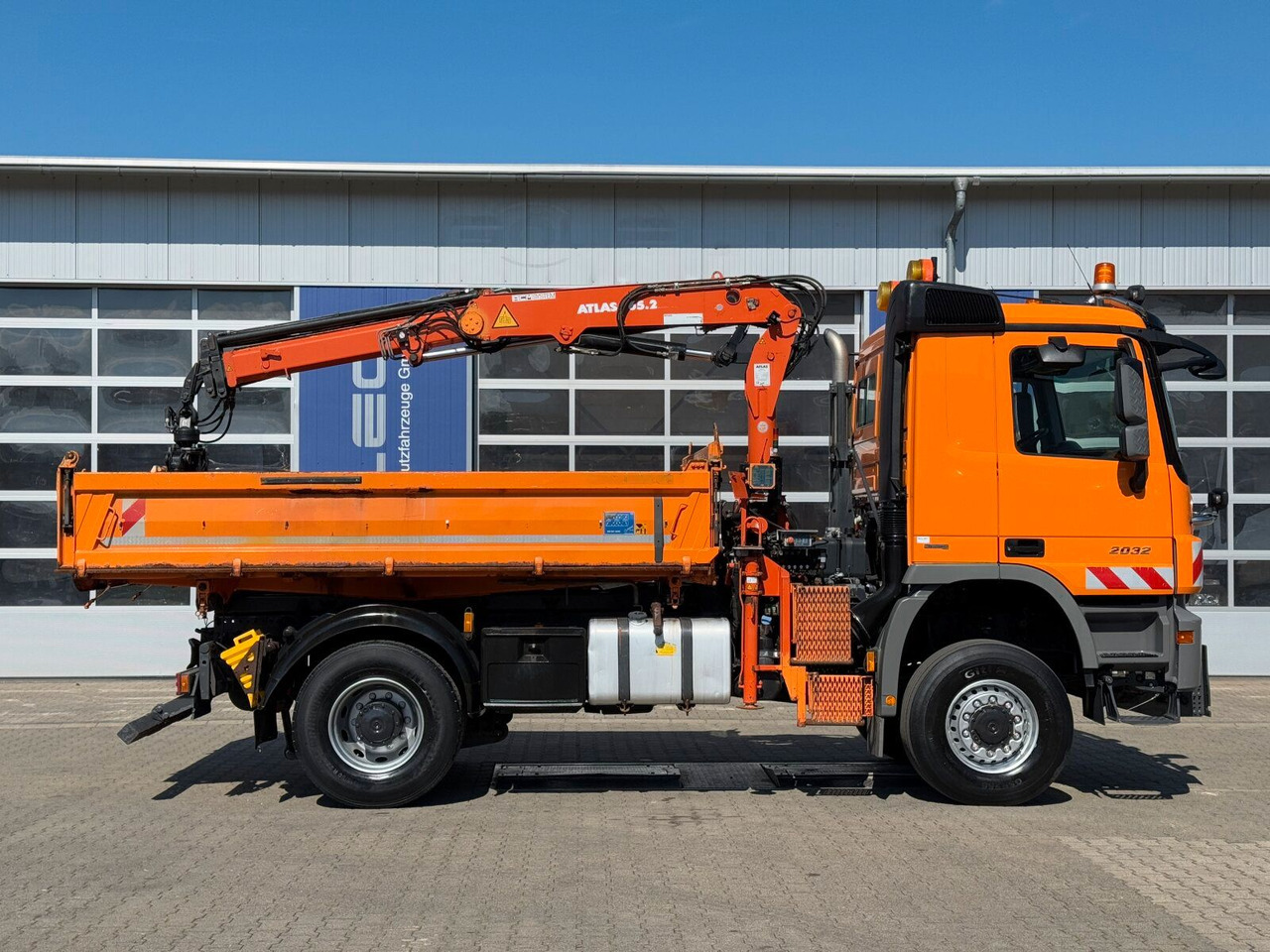 Mercedes-Benz ACTROS 2044 4x4 Kipper Kran ATLAS 65.2 A2L - Sunkvežimis su kranu: foto 3 Mercedes-Benz ACTROS 2044 4x4 Kipper Kran ATLAS 65.2 A2L - Sunkvežimis su kranu: foto 3