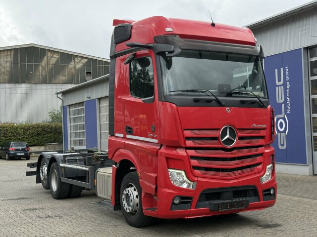 Mercedes-Benz ACTROS 2543 6x2 Wechselaufbau BDF AHK 2 Betten - Konteineris-vežimus/ Sukeisti kūną sunkvežimis: foto 1 Mercedes-Benz ACTROS 2543 6x2 Wechselaufbau BDF AHK 2 Betten - Konteineris-vežimus/ Sukeisti kūną sunkvežimis: foto 1