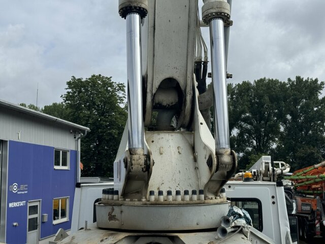 Mercedes-Benz ACTROS 3240 8x4 Betonpumpe PUTZMEISTER BSF 42 M - Betono siurblys: foto 2 Mercedes-Benz ACTROS 3240 8x4 Betonpumpe PUTZMEISTER BSF 42 M - Betono siurblys: foto 2