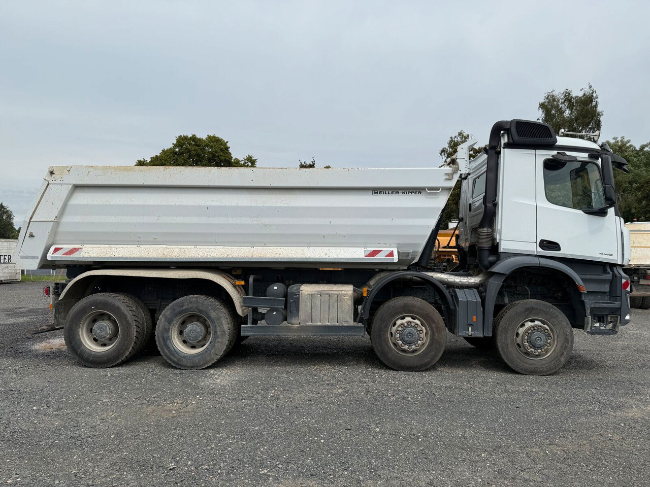 Mercedes-Benz AROCS 4145 8x8 Meiller Muldenkipper - Nuožulnaus pakėlimo ant platformos sunkvežimis: foto 3 Mercedes-Benz AROCS 4145 8x8 Meiller Muldenkipper - Nuožulnaus pakėlimo ant platformos sunkvežimis: foto 3