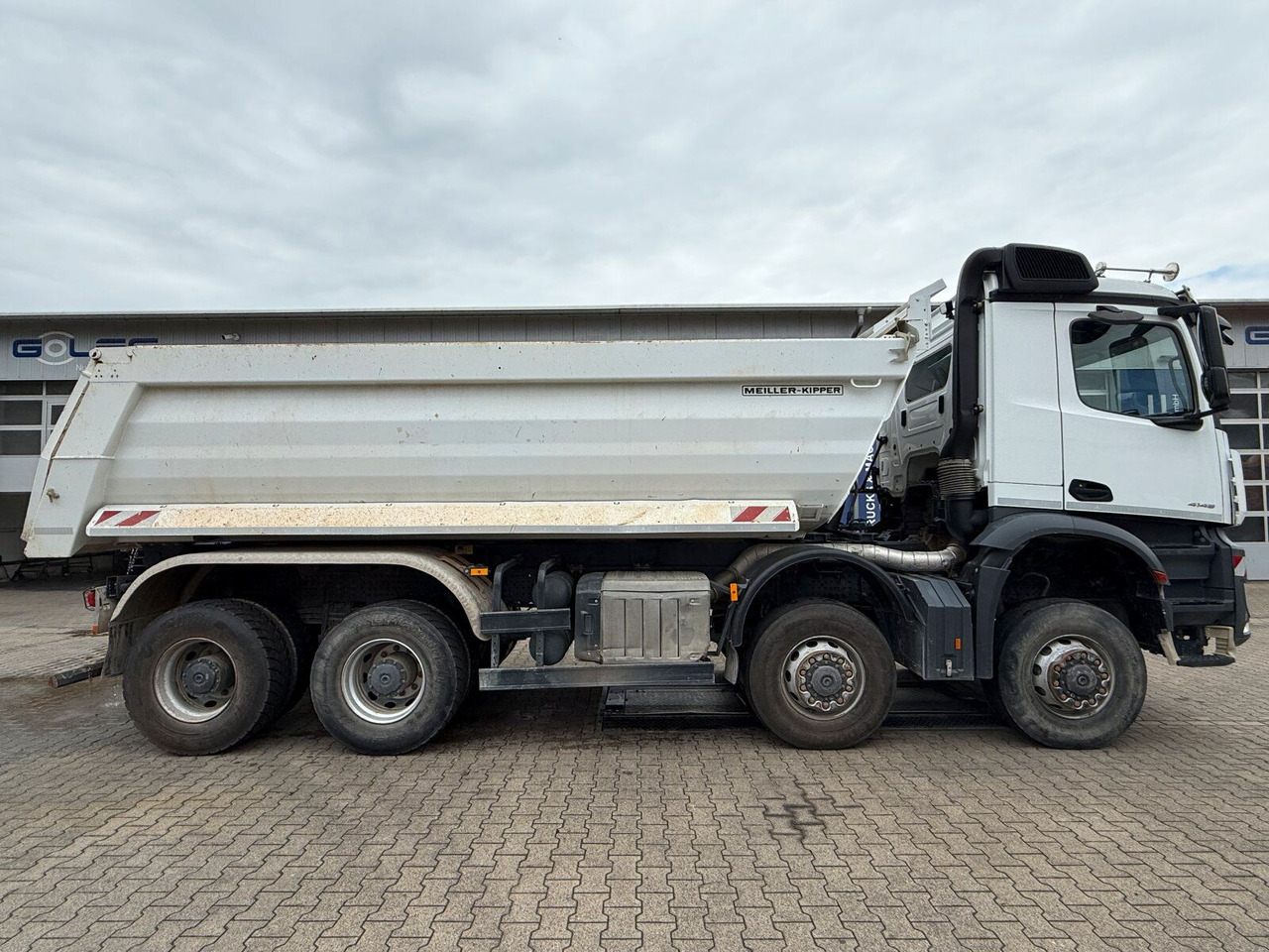 Mercedes-Benz AROCS 4145 8x8 Meiller Muldenkipper - Nuožulnaus pakėlimo ant platformos sunkvežimis: foto 3 Mercedes-Benz AROCS 4145 8x8 Meiller Muldenkipper - Nuožulnaus pakėlimo ant platformos sunkvežimis: foto 3