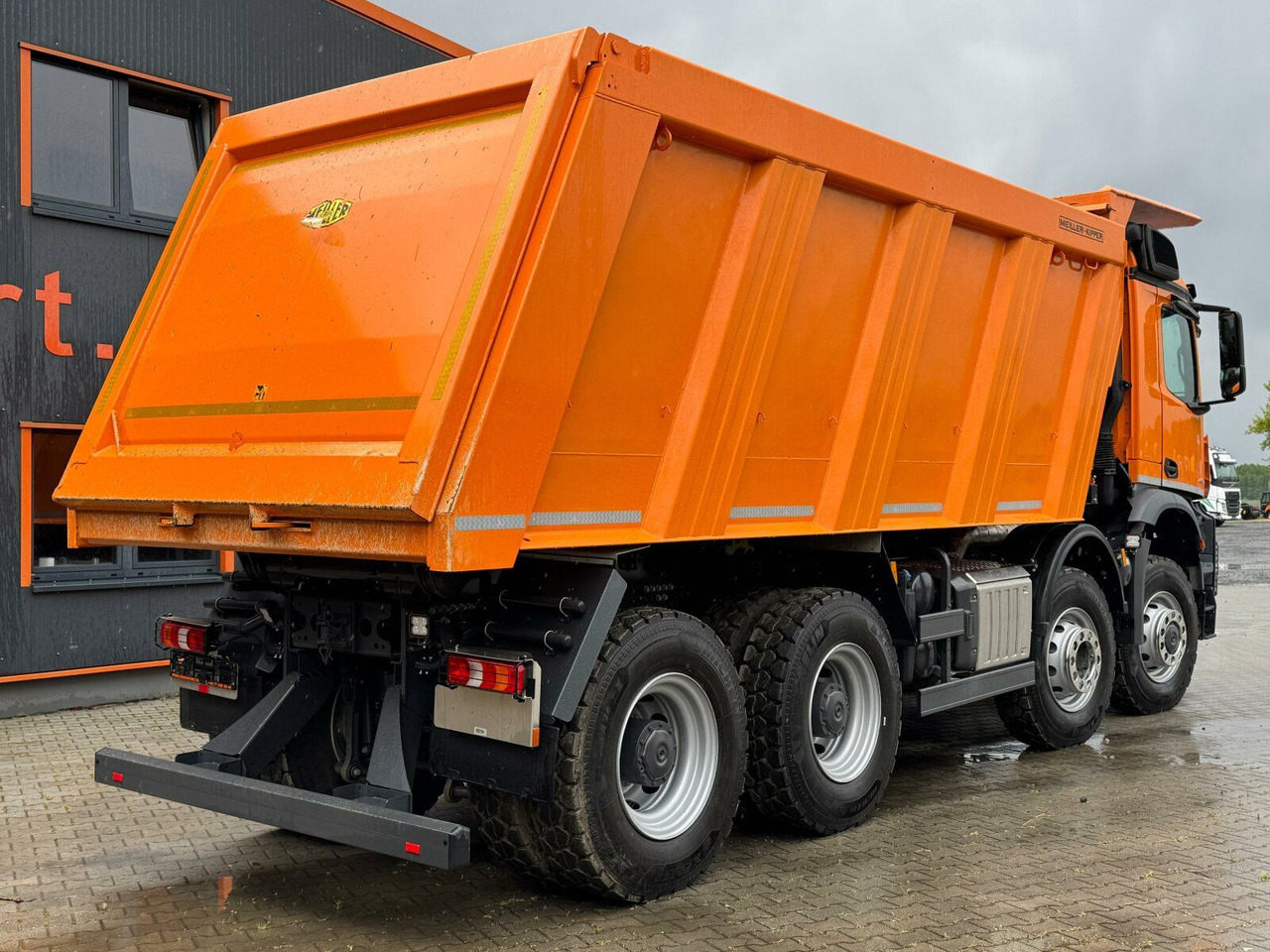 Mercedes-Benz AROCS 4851 8x6 Euro 6 Gesteinkipper MEILLER - Savivartis sunkvežimis: foto 3 Mercedes-Benz AROCS 4851 8x6 Euro 6 Gesteinkipper MEILLER - Savivartis sunkvežimis: foto 3