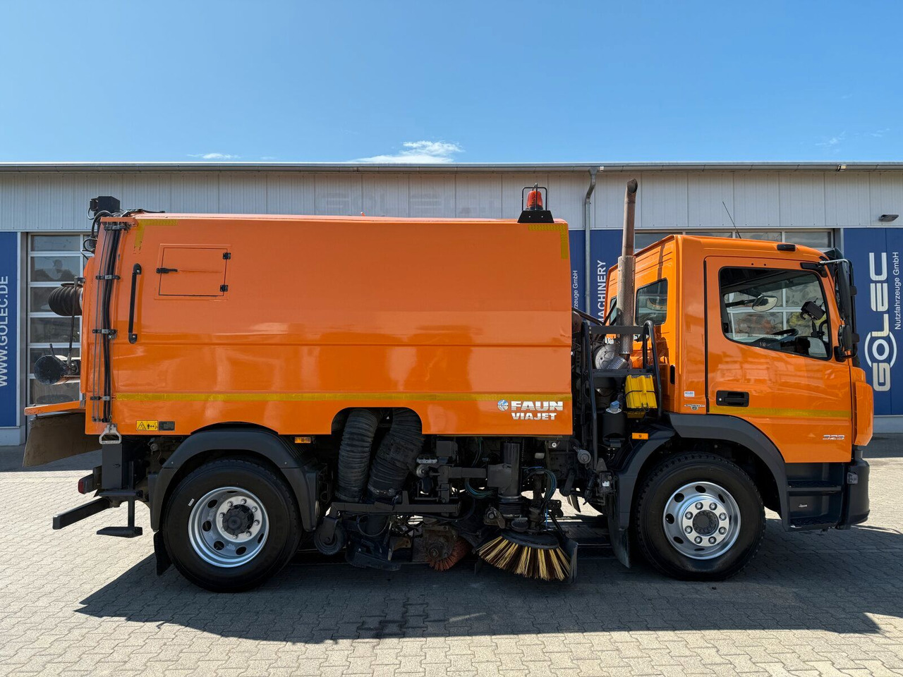 Mercedes-Benz ATEGO 1323 4x2 Kehrmaschine FAUN Viajet 6R/H - Gatvių šlavimo mašina: foto 3 Mercedes-Benz ATEGO 1323 4x2 Kehrmaschine FAUN Viajet 6R/H - Gatvių šlavimo mašina: foto 3