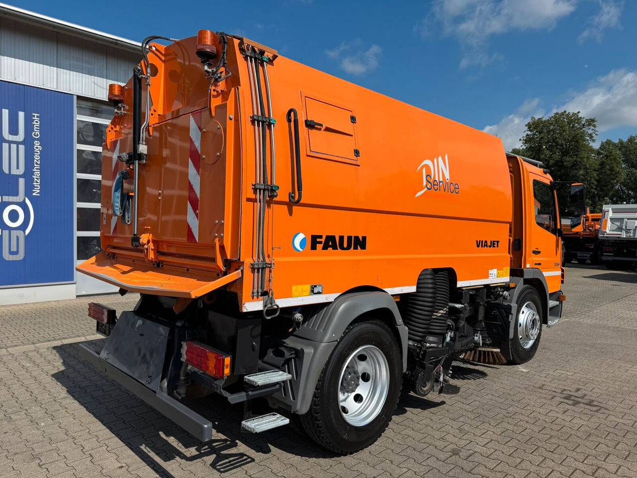 Mercedes-Benz ATEGO 1324 4x2 Kehrmaschine FAUN Viajet 6R/H - Gatvių šlavimo mašina: foto 5 Mercedes-Benz ATEGO 1324 4x2 Kehrmaschine FAUN Viajet 6R/H - Gatvių šlavimo mašina: foto 5