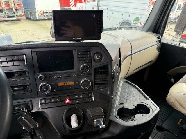 Mercedes-Benz Actros 4x2 Pritsche Plane Laderampe + Anhänger - Tentinis sunkvežimis: foto 3 Mercedes-Benz Actros 4x2 Pritsche Plane Laderampe + Anhänger - Tentinis sunkvežimis: foto 3