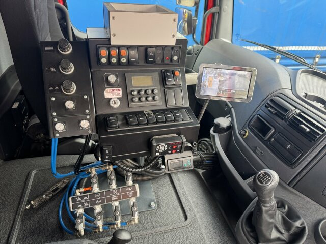 Mercedes-Benz Atego 1324 4x2 Kehrmaschine BROCK HD Anlage - Gatvių šlavimo mašina: foto 5 Mercedes-Benz Atego 1324 4x2 Kehrmaschine BROCK HD Anlage - Gatvių šlavimo mašina: foto 5