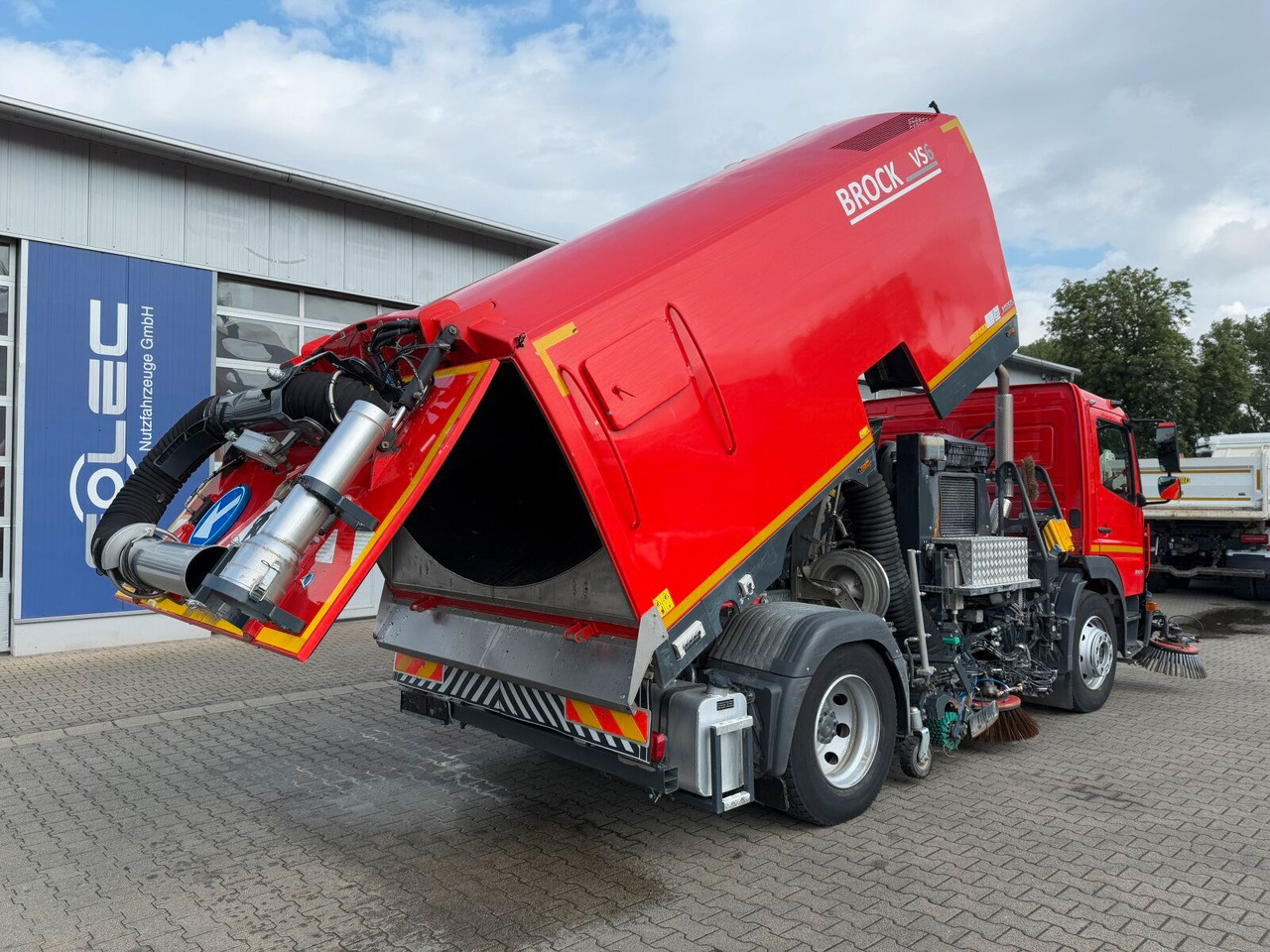 Mercedes-Benz Atego 1324 4x2 Kehrmaschine BROCK HD Anlage - Gatvių šlavimo mašina: foto 5 Mercedes-Benz Atego 1324 4x2 Kehrmaschine BROCK HD Anlage - Gatvių šlavimo mašina: foto 5