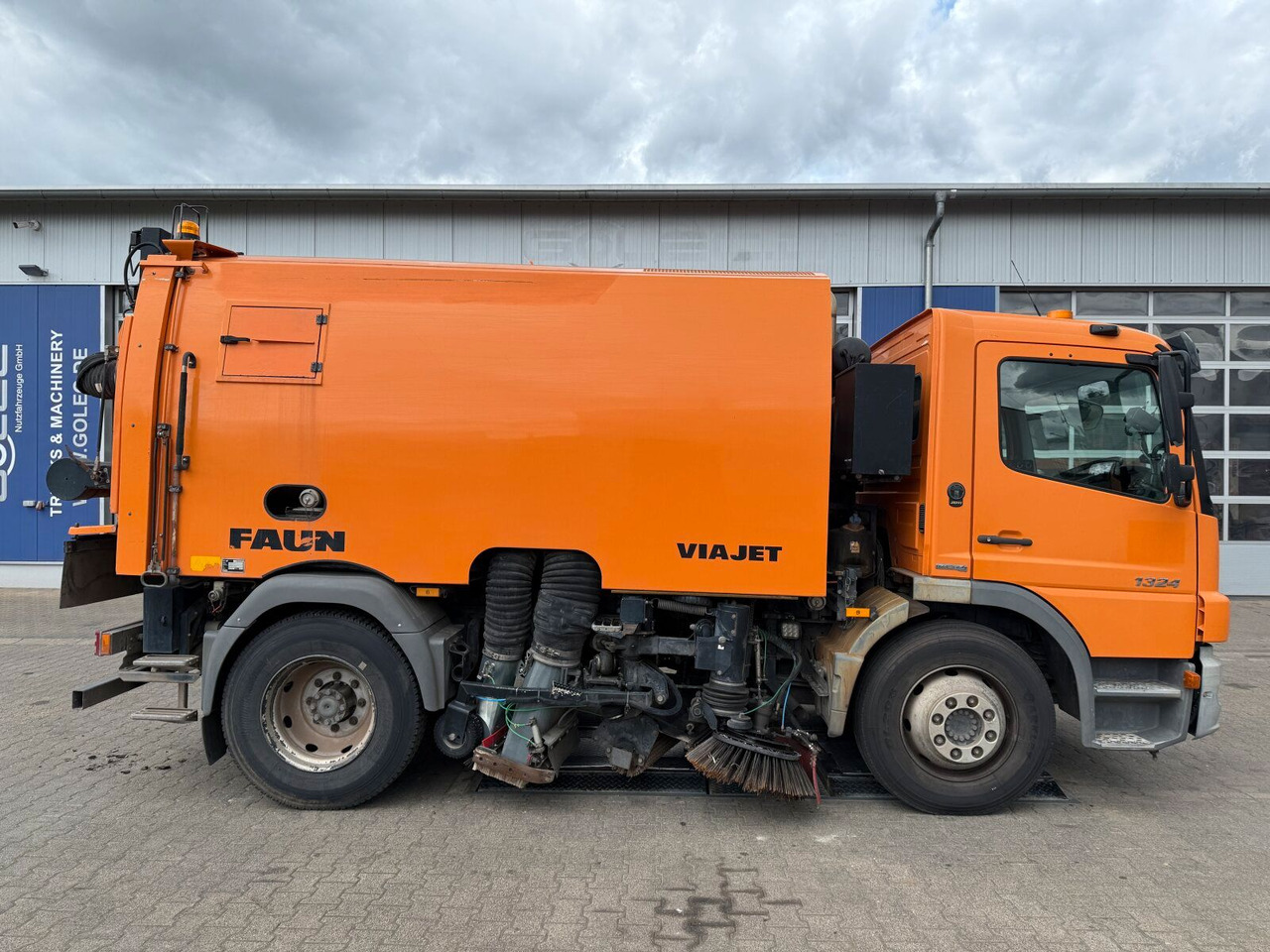 Mercedes-Benz Atego 1324 4x2 Kehrmaschine Viajet 6R/L - Gatvių šlavimo mašina: foto 2 Mercedes-Benz Atego 1324 4x2 Kehrmaschine Viajet 6R/L - Gatvių šlavimo mašina: foto 2