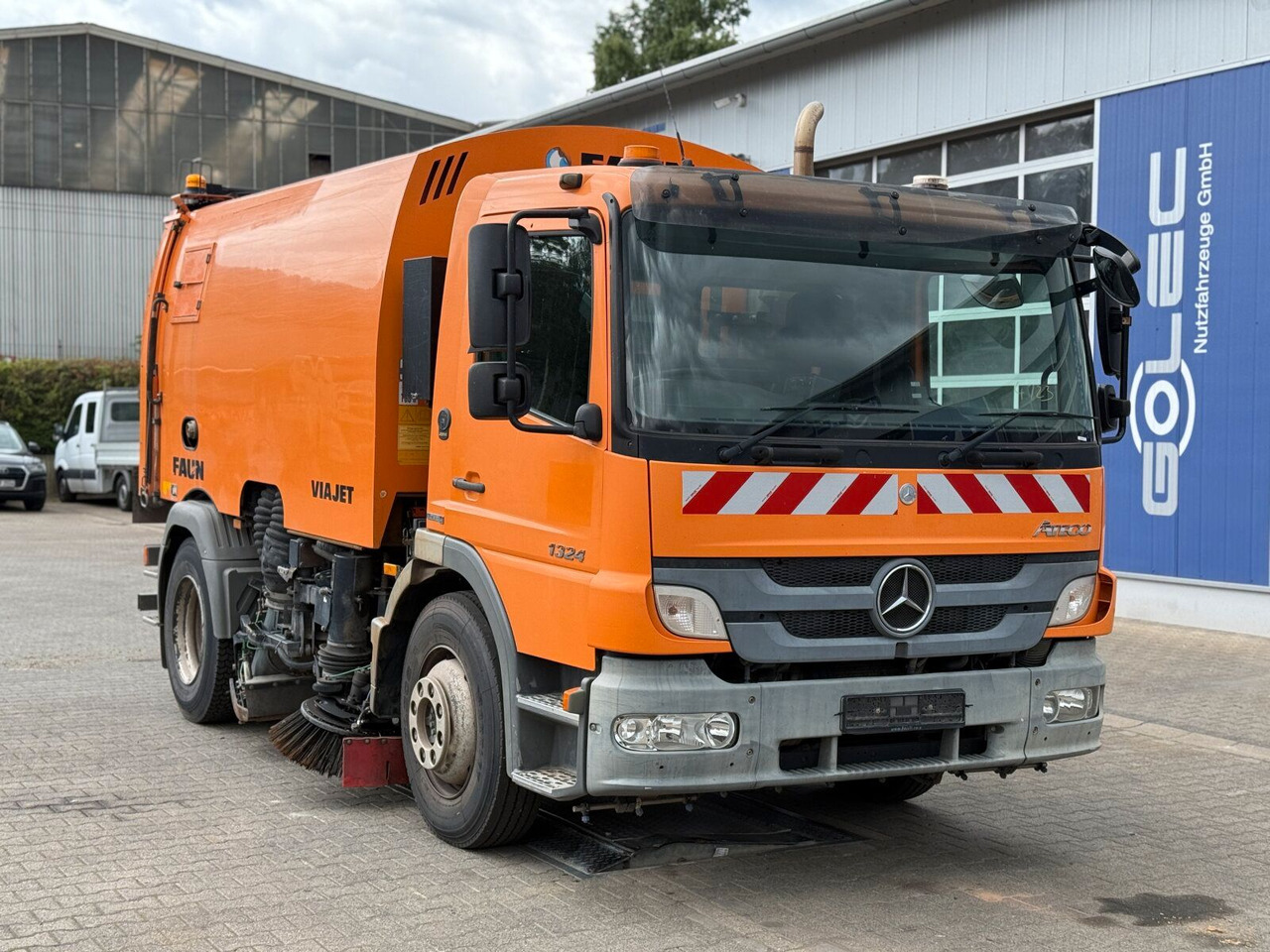 Mercedes-Benz Atego 1324 4x2 Kehrmaschine Viajet 6R/L - Gatvių šlavimo mašina: foto 1 Mercedes-Benz Atego 1324 4x2 Kehrmaschine Viajet 6R/L - Gatvių šlavimo mašina: foto 1
