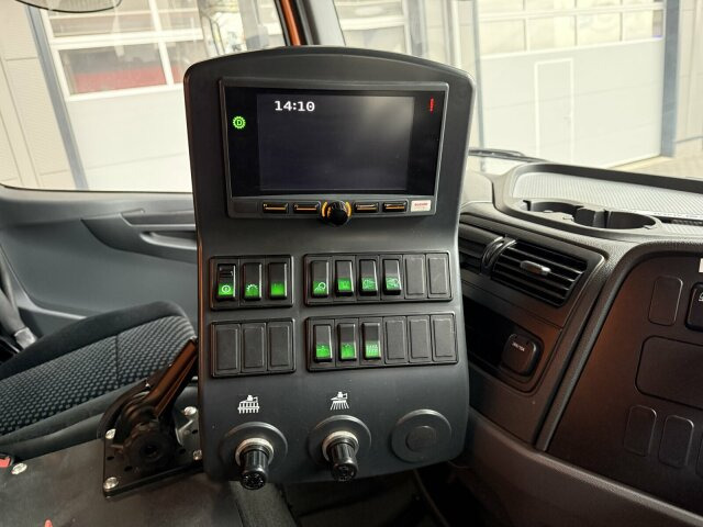 Mercedes-Benz Atego Kehrmaschine BUCHER CITYFANT 5000 - Gatvių šlavimo mašina: foto 4 Mercedes-Benz Atego Kehrmaschine BUCHER CITYFANT 5000 - Gatvių šlavimo mašina: foto 4