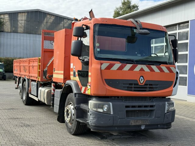 Renault Premium Lander Pritsche mit Kran FASSI - Sunkvežimis su kranu, Platforminis/ Bortinis sunkvežimis: foto 1 Renault Premium Lander Pritsche mit Kran FASSI - Sunkvežimis su kranu, Platforminis/ Bortinis sunkvežimis: foto 1
