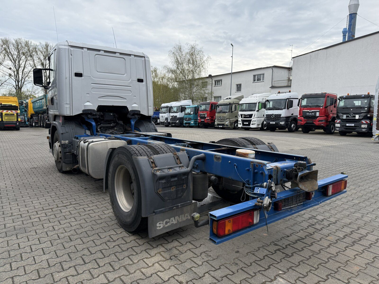 Scania R 420 Tankwagen ADR Fahrgestell Retarder Volluft - Autocisterna: foto 5 Scania R 420 Tankwagen ADR Fahrgestell Retarder Volluft - Autocisterna: foto 5