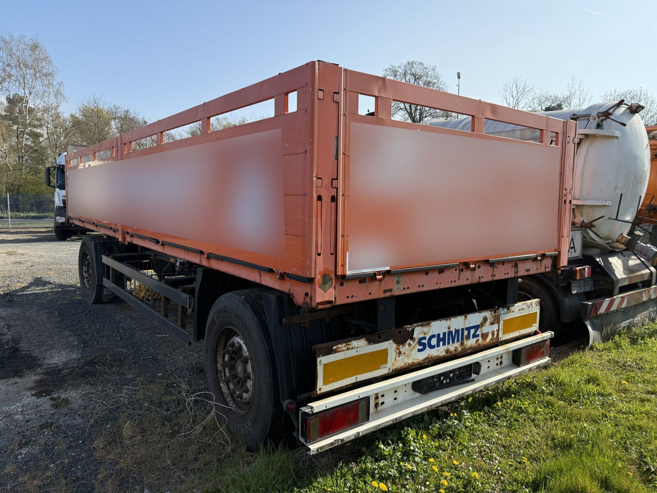 Schmitz Cargobull Gotha AFG 18 Baustoffanhänger 2 Achse - Platforminė/ Bortinė priekaba: foto 4 Schmitz Cargobull Gotha AFG 18 Baustoffanhänger 2 Achse - Platforminė/ Bortinė priekaba: foto 4