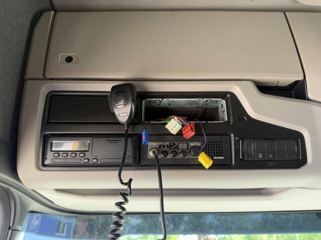 Scania G450 XT 4x4 Euro 6 SZM Kipphydraulik Blatt/ Luft - Vilkikas: foto 4 Scania G450 XT 4x4 Euro 6 SZM Kipphydraulik Blatt/ Luft - Vilkikas: foto 4