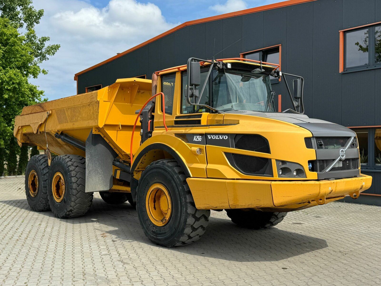 Volvo A25G Dumper 22,5 Ton 11.361 Stunden Volvo A25G Dumper 22,5 Ton 11.361 Stunden - Šarnyrinis savivartis: foto 1 Volvo A25G Dumper 22,5 Ton 11.361 Stunden Volvo A25G Dumper 22,5 Ton 11.361 Stunden - Šarnyrinis savivartis: foto 1