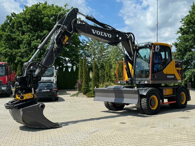 Volvo EWR150E Mobilbagger mit ROTATOR ENCONG EC319 - Ratinis ekskavatorius: foto 1 Volvo EWR150E Mobilbagger mit ROTATOR ENCONG EC319 - Ratinis ekskavatorius: foto 1