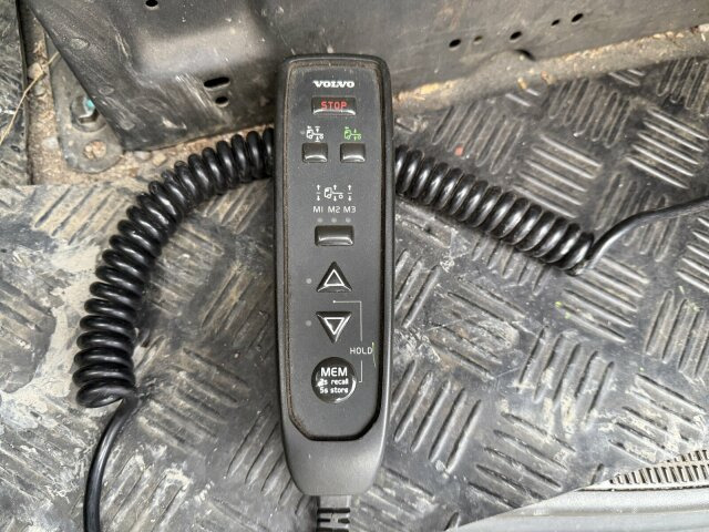 Volvo FH 510 8x4 Holztransporter Kran PENZ *Anhänger - Miškovežis, Sunkvežimis su kranu: foto 4 Volvo FH 510 8x4 Holztransporter Kran PENZ *Anhänger - Miškovežis, Sunkvežimis su kranu: foto 4