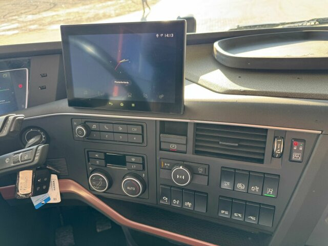 Volvo FH16 750 8X4 Holztransport Alukar TOP! - Miškovežis: foto 2 Volvo FH16 750 8X4 Holztransport Alukar TOP! - Miškovežis: foto 2