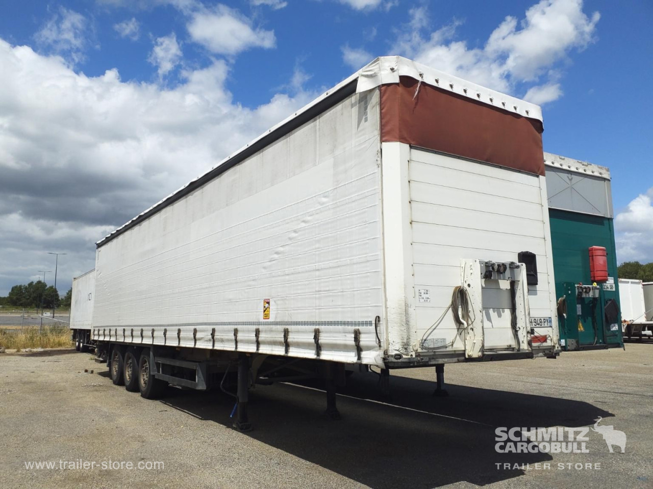 SCHMITZ Curtainsider Standard Taillift - Tentinė puspriekabė: foto 1 SCHMITZ Curtainsider Standard Taillift - Tentinė puspriekabė: foto 1
