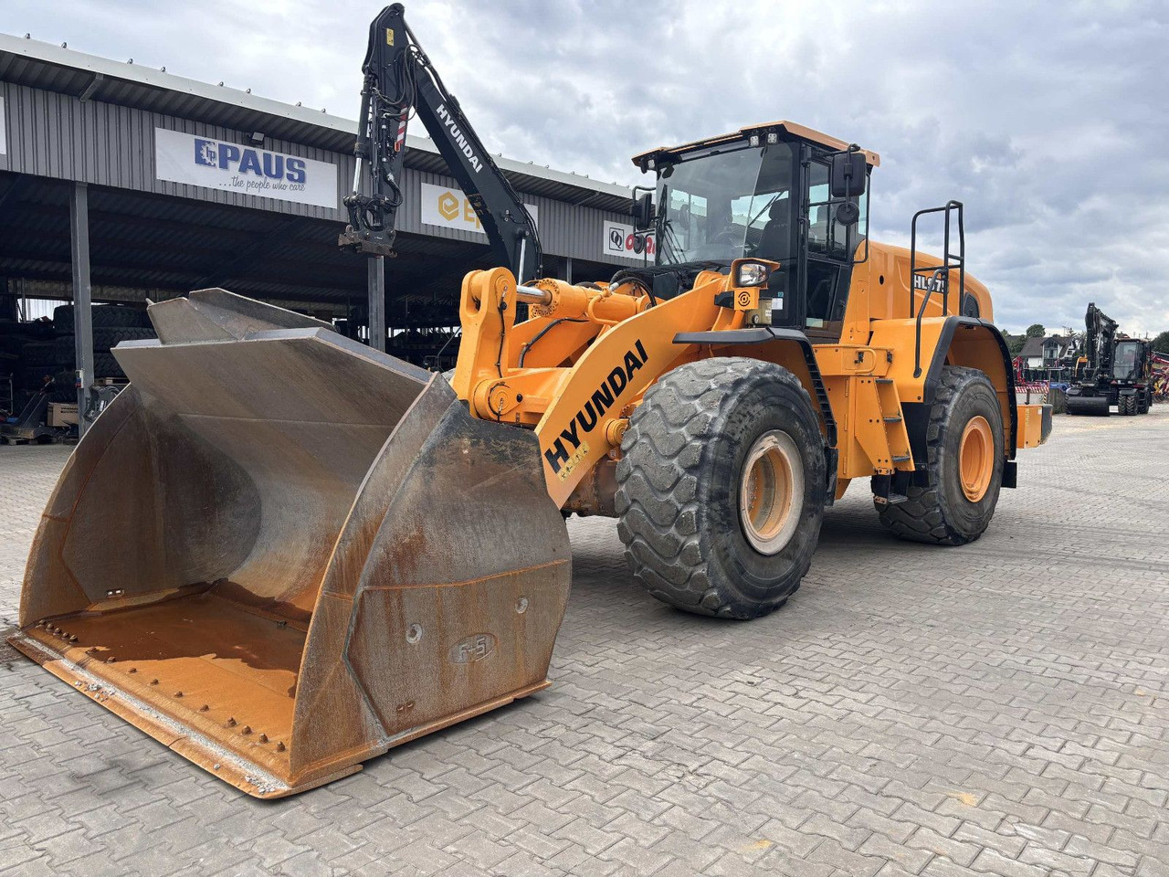 Hyundai HL975 - Ratinis krautuvas: foto 1 Hyundai HL975 - Ratinis krautuvas: foto 1