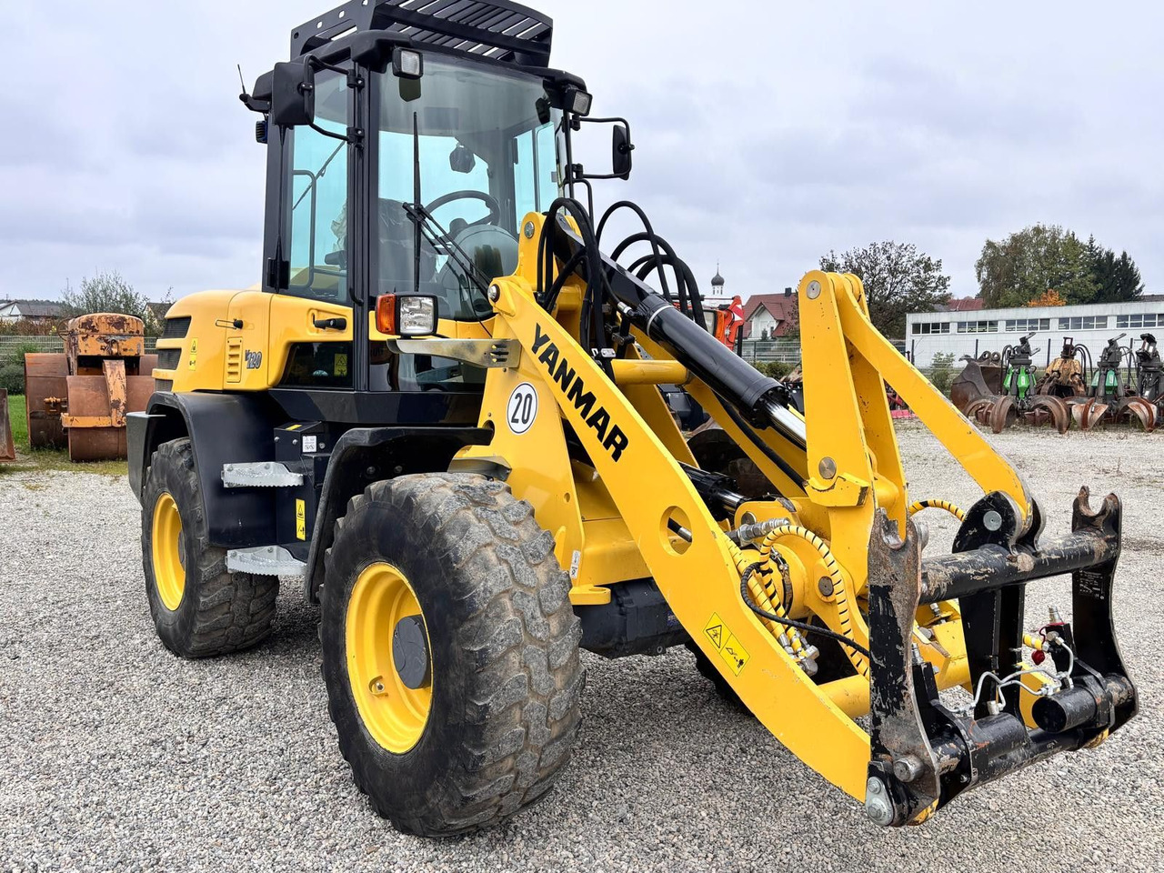 Yanmar V 120 - Ratinis krautuvas: foto 2 Yanmar V 120 - Ratinis krautuvas: foto 2