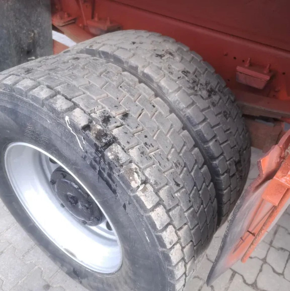 Savivartis sunkvežimis, Sunkvežimis su kranu IVECO Unic: foto 9