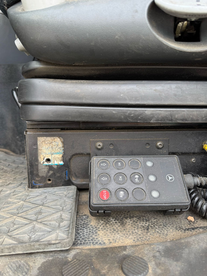 Autocisterna pervežimui kuro MERCEDES-BENZ Actros 1844: foto 13