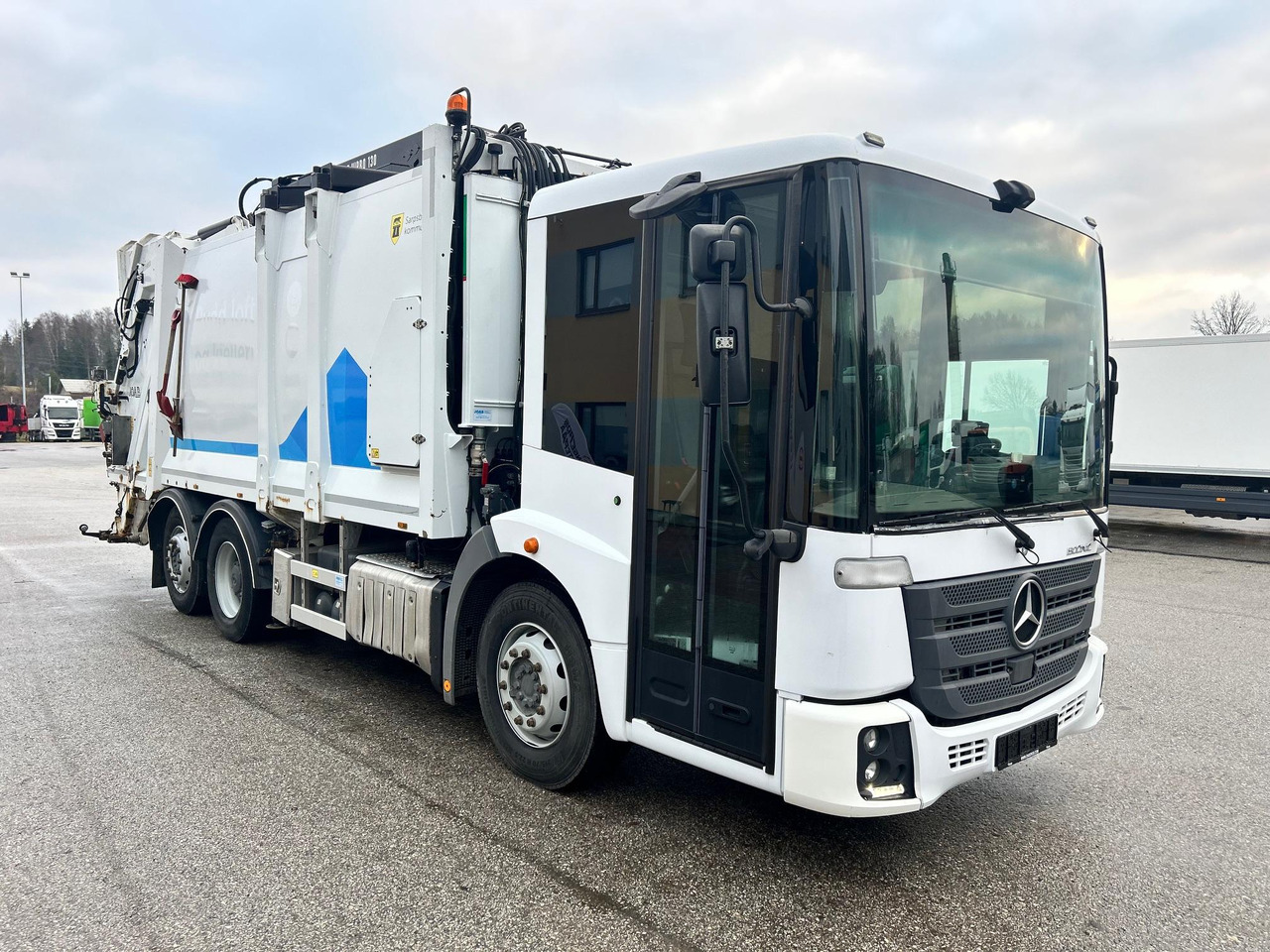 MERCEDES-BENZ ECONIC 2630 - Šiukšliavežis: foto 1 MERCEDES-BENZ ECONIC 2630 - Šiukšliavežis: foto 1