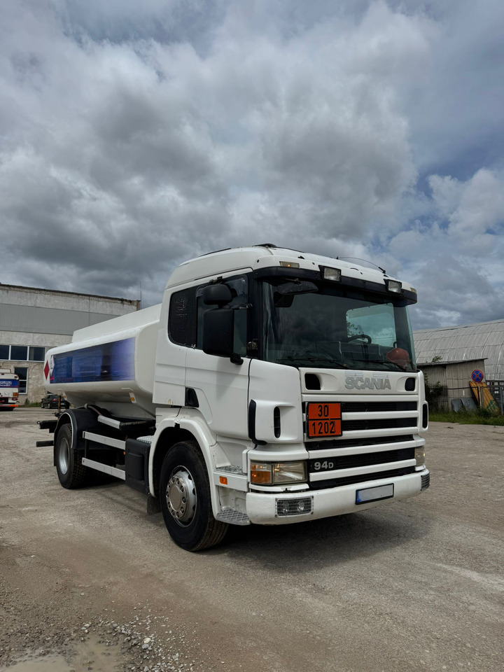 SCANIA P94 - Autocisterna: foto 1 SCANIA P94 - Autocisterna: foto 1