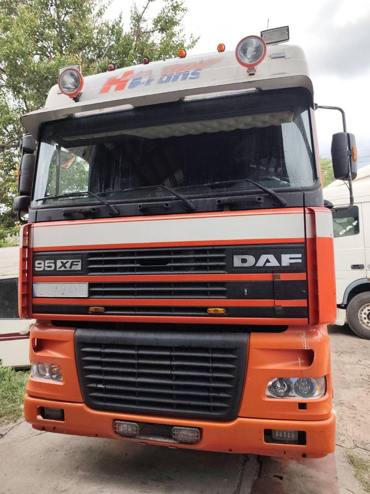 DAF XF 95.430 - Vilkikas: foto 1 DAF XF 95.430 - Vilkikas: foto 1