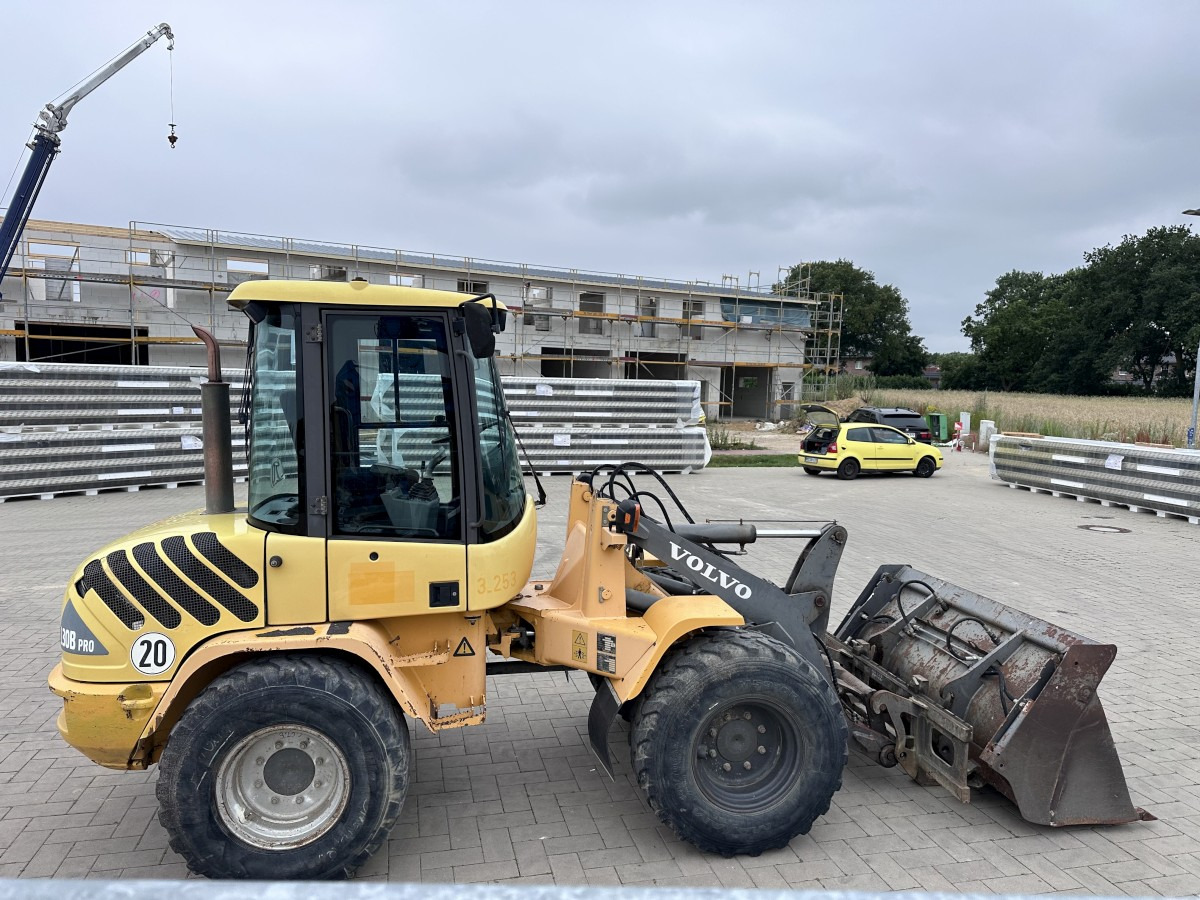 VOLVO L 30 B PRO 3er Kreis Klappschaufel+Palettengabel - Ratinis krautuvas: foto 2 VOLVO L 30 B PRO 3er Kreis Klappschaufel+Palettengabel - Ratinis krautuvas: foto 2