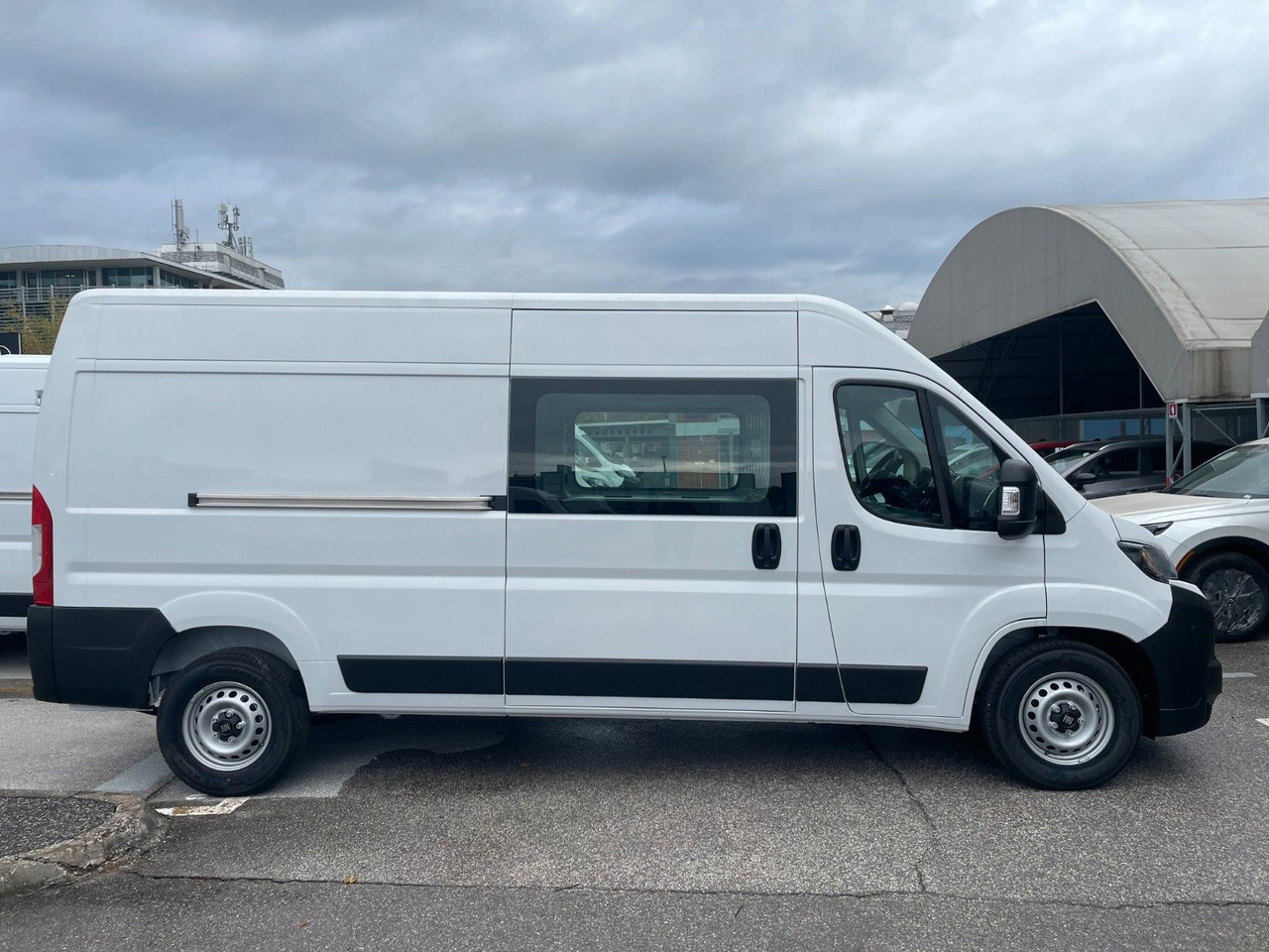 Fiat Ducato 35H L3H2 180 Teilverglast KaWa 2025 - Krovininis mikroautobusas: foto 4 Fiat Ducato 35H L3H2 180 Teilverglast KaWa 2025 - Krovininis mikroautobusas: foto 4