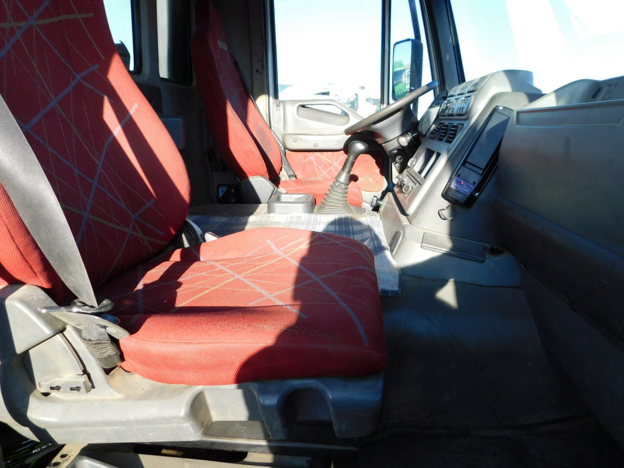 Iveco Magirus trakker - Platforminis/ Bortinis sunkvežimis, Sunkvežimis su kranu: foto 5 Iveco Magirus trakker - Platforminis/ Bortinis sunkvežimis, Sunkvežimis su kranu: foto 5