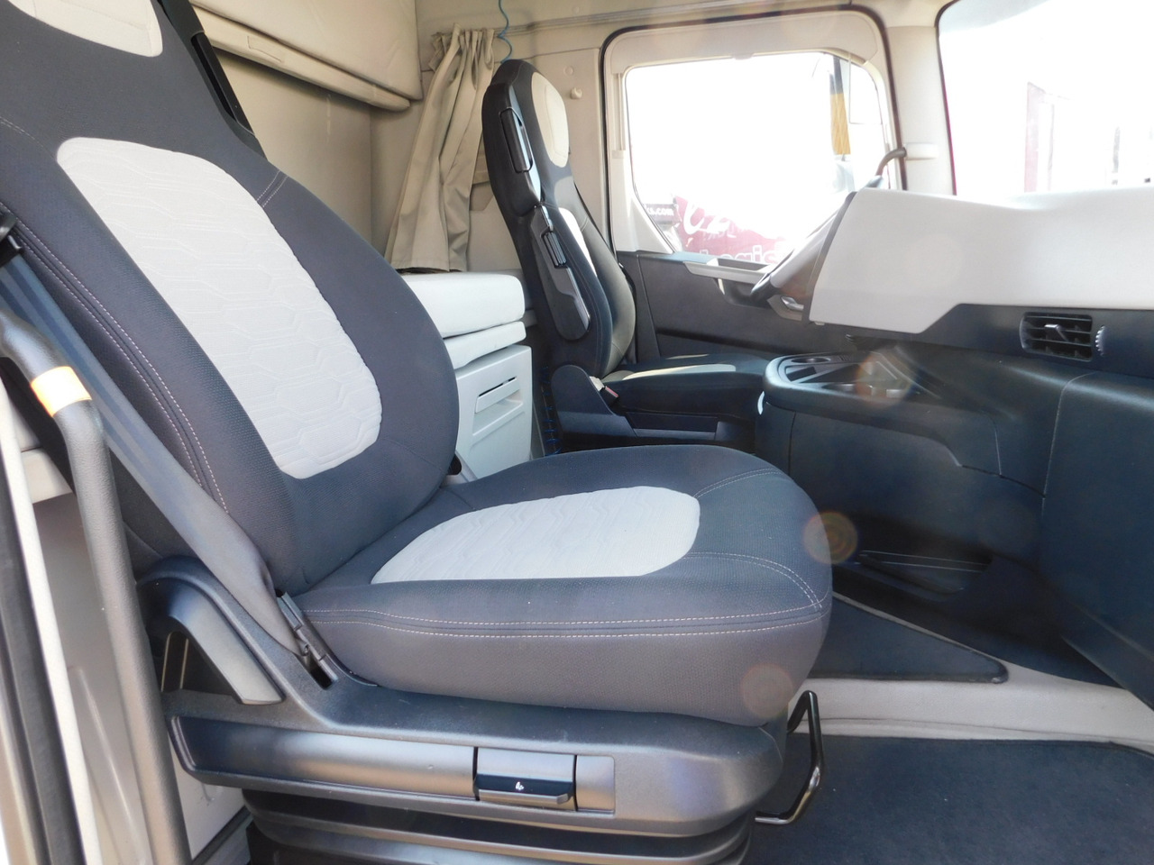 Ford F max 4x2 scab e6 12s2620 - Vilkikas: foto 5 Ford F max 4x2 scab e6 12s2620 - Vilkikas: foto 5